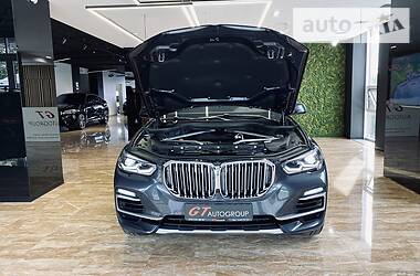Позашляховик / Кросовер BMW X5 2019 в 