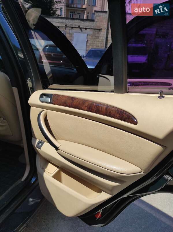 Внедорожник / Кроссовер BMW X5 2000 в Киеве