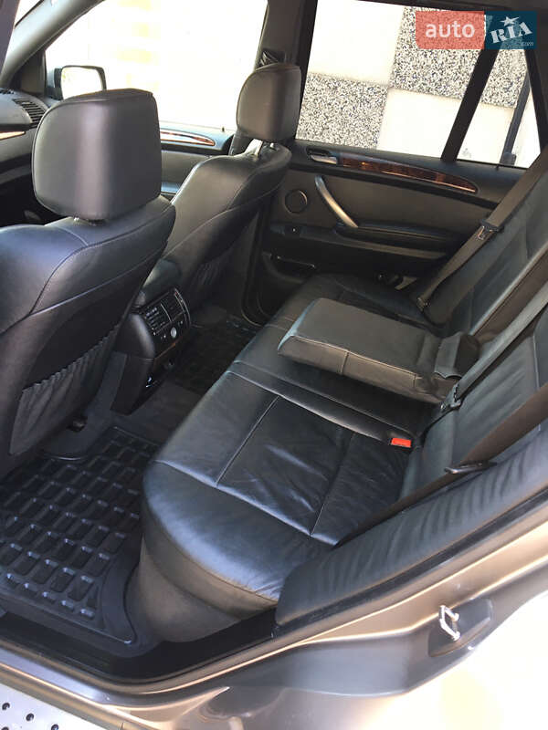 Позашляховик / Кросовер BMW X5 2005 в Тячеві