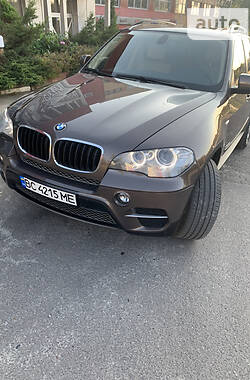 Позашляховик / Кросовер BMW X5 2012 в Львові