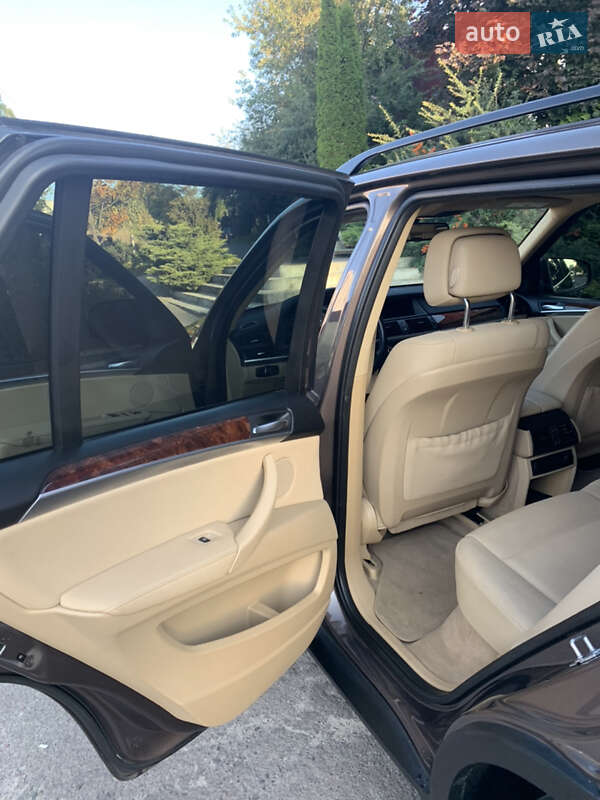Позашляховик / Кросовер BMW X5 2012 в Львові