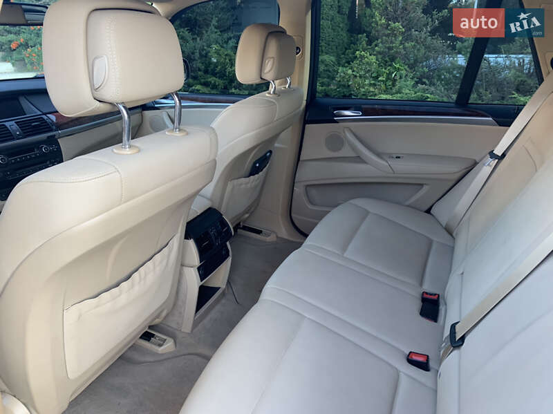 Позашляховик / Кросовер BMW X5 2012 в Львові
