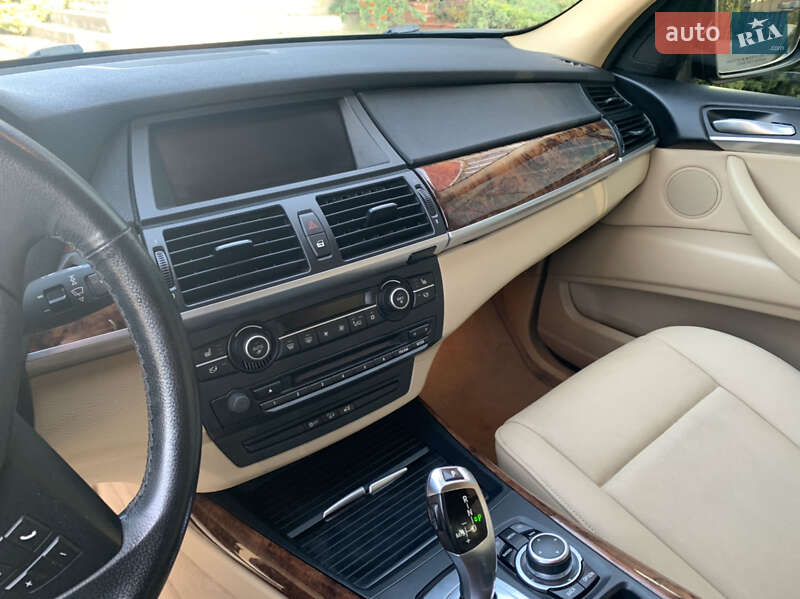 Позашляховик / Кросовер BMW X5 2012 в Львові