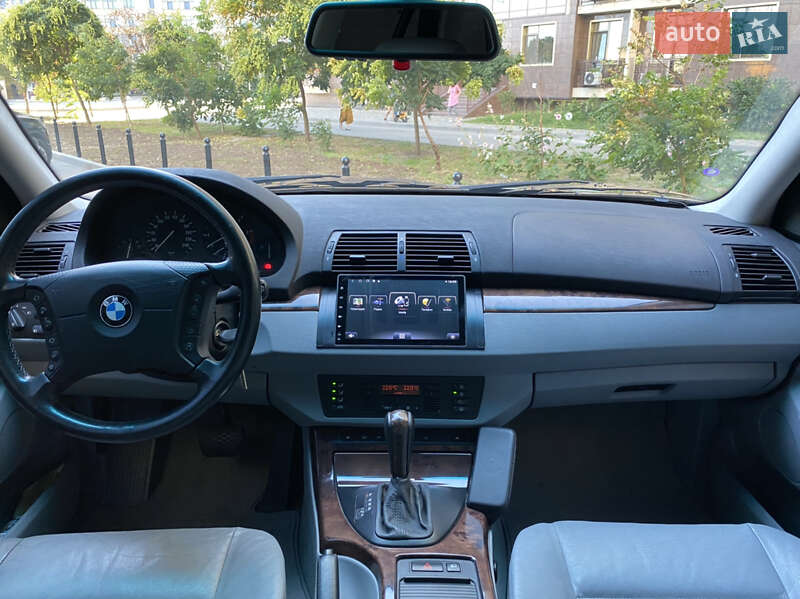 Внедорожник / Кроссовер BMW X5 2004 в Одессе