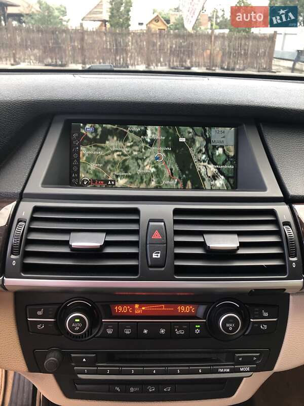 Внедорожник / Кроссовер BMW X5 2012 в Киеве