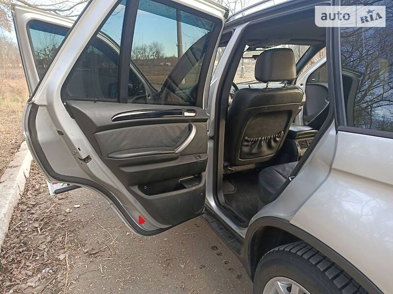 Внедорожник / Кроссовер BMW X5 2001 в Николаеве