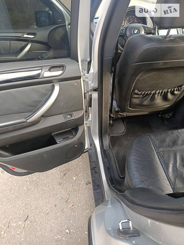 Внедорожник / Кроссовер BMW X5 2001 в Николаеве