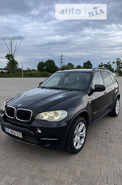 Позашляховик / Кросовер BMW X5 2012 в Чернівцях