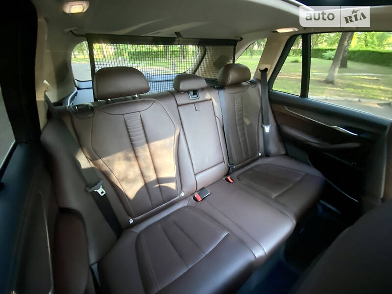 Внедорожник / Кроссовер BMW X5 2014 в Черновцах