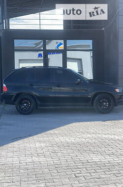 Внедорожник / Кроссовер BMW X5 2001 в Черновцах