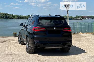 Позашляховик / Кросовер BMW X5 2020 в 