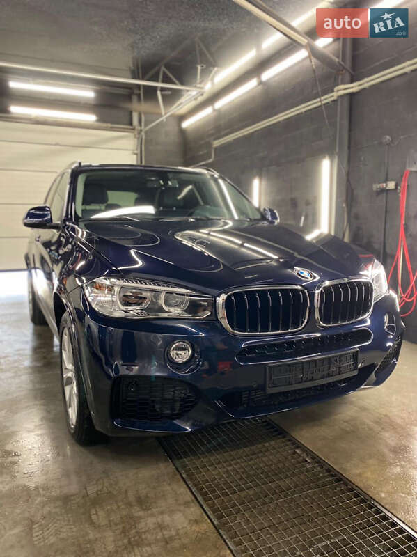 Позашляховик / Кросовер BMW X5 2016 в Рівному