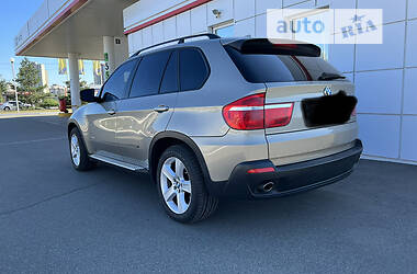 Позашляховик / Кросовер BMW X5 2009 в 