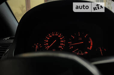 Внедорожник / Кроссовер BMW X5 2004 в 
