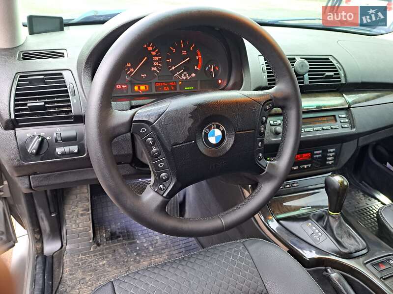 Внедорожник / Кроссовер BMW X5 2004 в Ровно