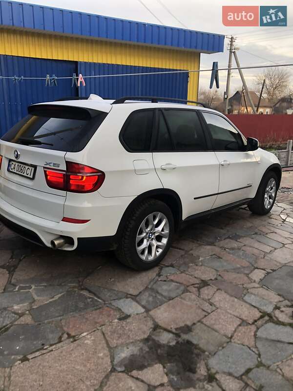 Внедорожник / Кроссовер BMW X5 2011 в Городище