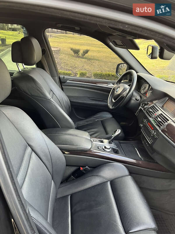 Позашляховик / Кросовер BMW X5 2008 в Острозі