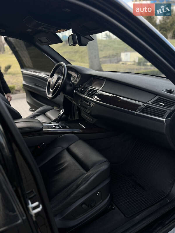 Позашляховик / Кросовер BMW X5 2008 в Острозі