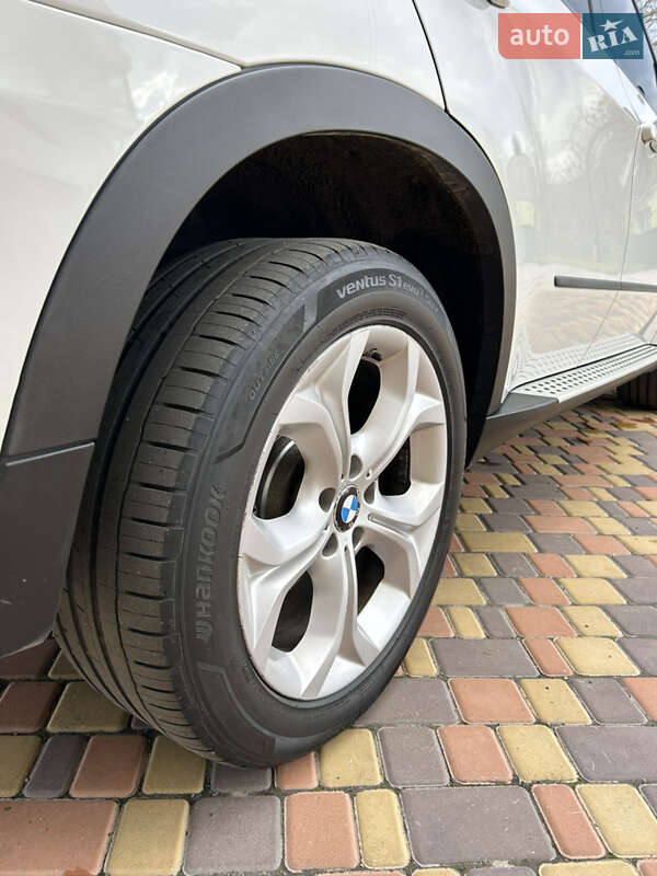 Внедорожник / Кроссовер BMW X5 2011 в Умани