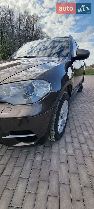 Внедорожник / Кроссовер BMW X5 2010 в Черновцах