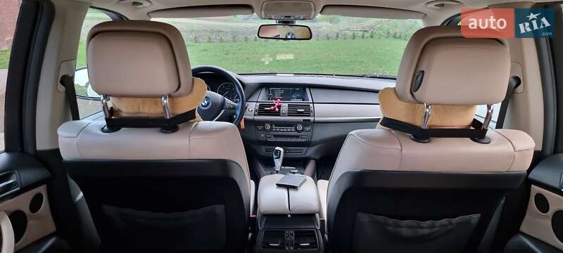 Внедорожник / Кроссовер BMW X5 2010 в Черновцах