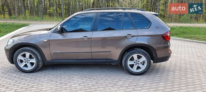 Внедорожник / Кроссовер BMW X5 2010 в Черновцах