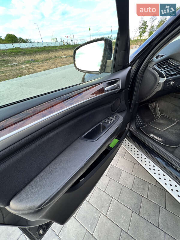 Внедорожник / Кроссовер BMW X5 2012 в Хмельницком