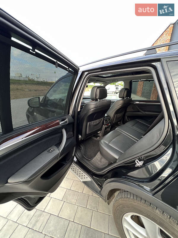Внедорожник / Кроссовер BMW X5 2012 в Хмельницком