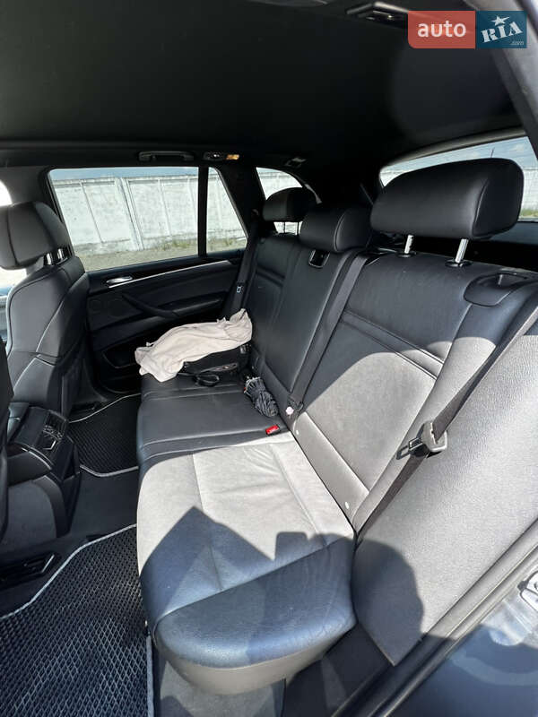 Внедорожник / Кроссовер BMW X5 2010 в Коростене