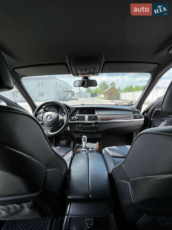Внедорожник / Кроссовер BMW X5 2010 в Коростене