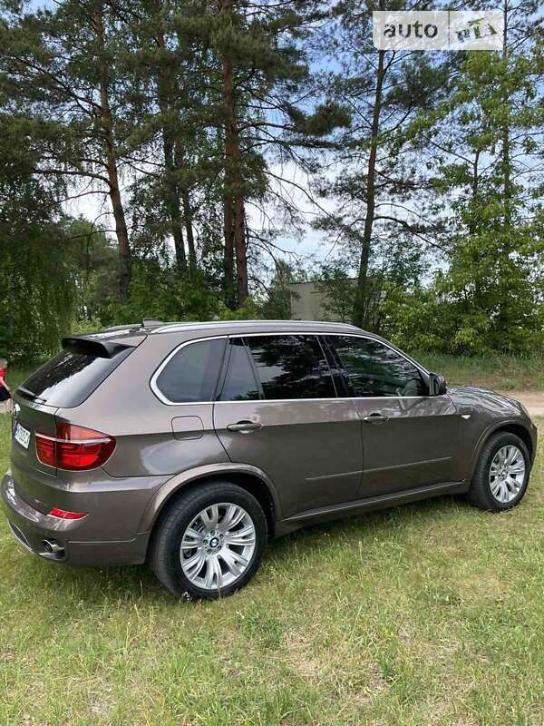 Позашляховик / Кросовер BMW X5 2011 в Сумах
