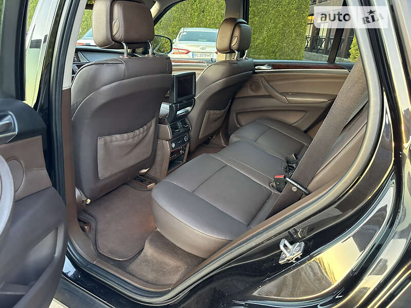 Позашляховик / Кросовер BMW X5 2011 в Стрию