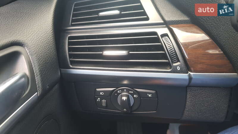 Позашляховик / Кросовер BMW X5 2013 в Івано-Франківську