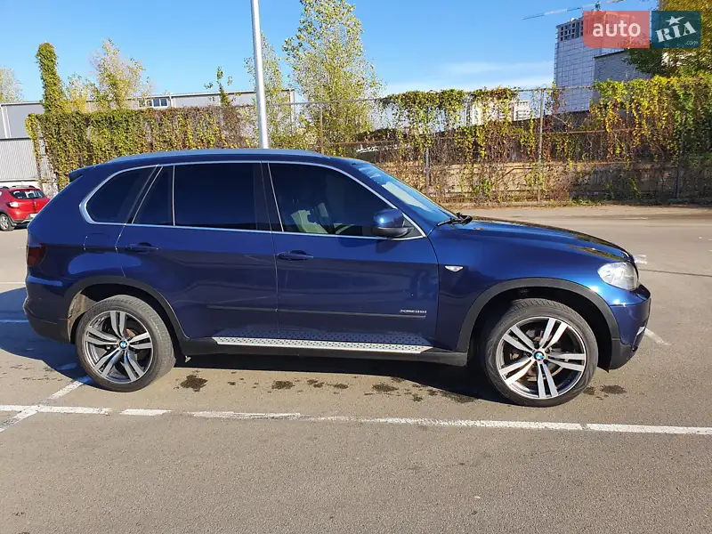 Внедорожник / Кроссовер BMW X5 2012 в 