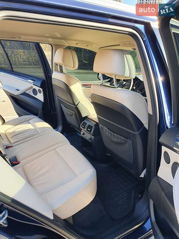 Внедорожник / Кроссовер BMW X5 2012 в Киеве
