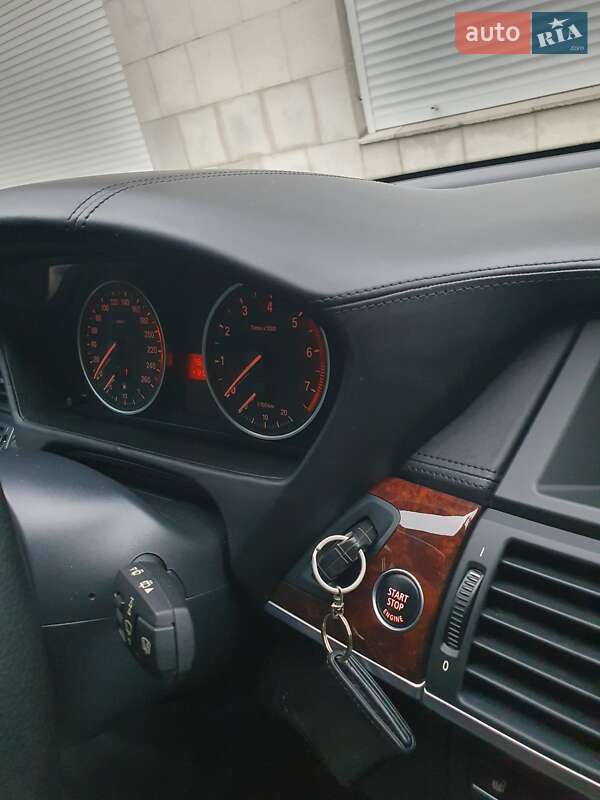 Внедорожник / Кроссовер BMW X5 2012 в Киеве