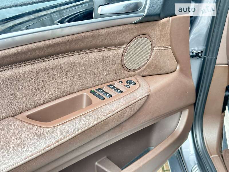 Внедорожник / Кроссовер BMW X5 2013 в Киеве