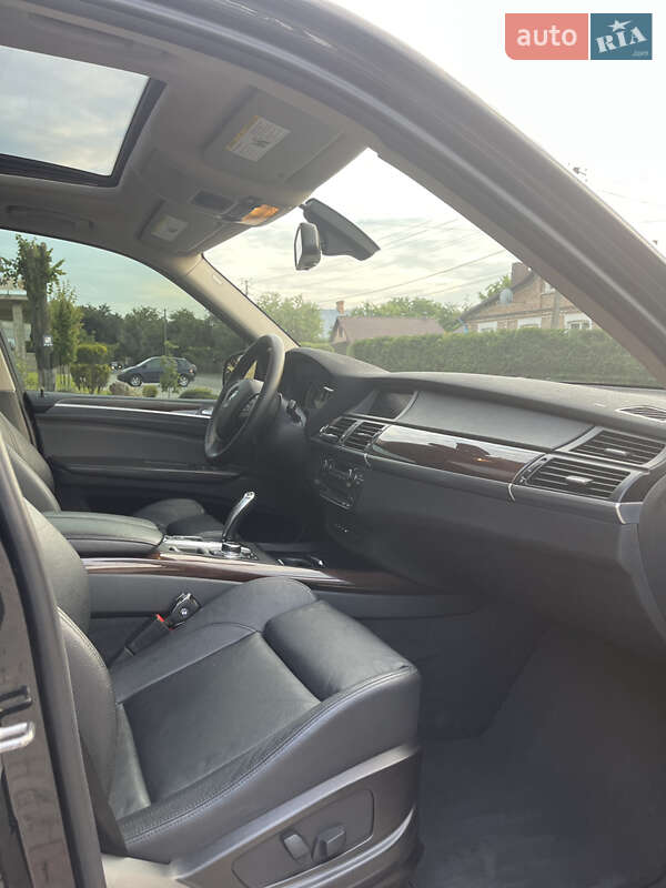 Внедорожник / Кроссовер BMW X5 2011 в Луцке