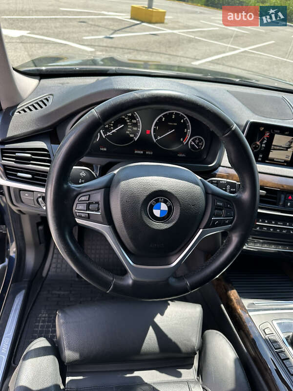 Внедорожник / Кроссовер BMW X5 2014 в Черновцах