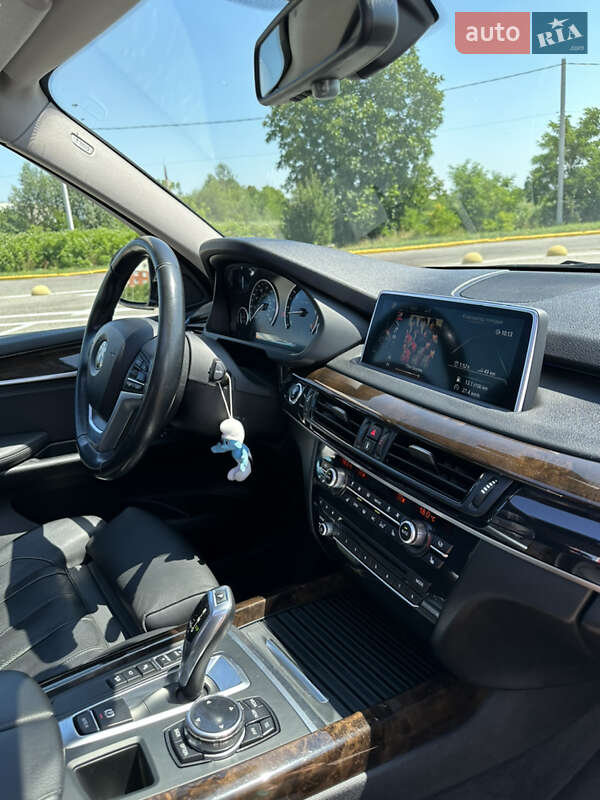 Внедорожник / Кроссовер BMW X5 2014 в Черновцах