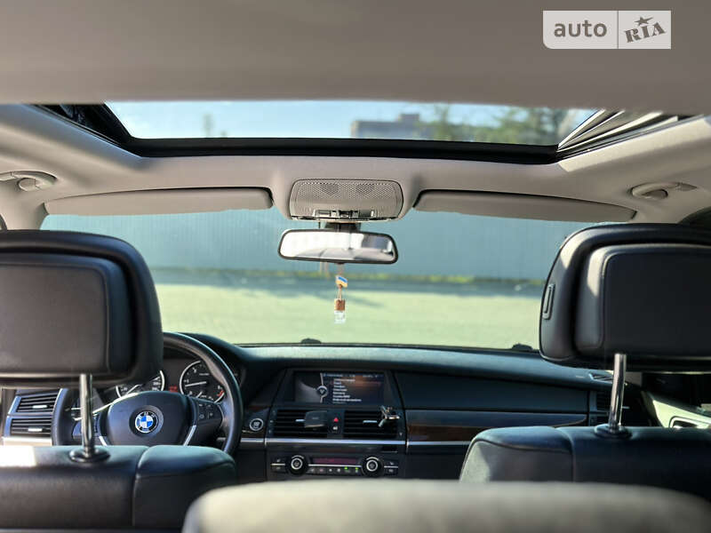 Внедорожник / Кроссовер BMW X5 2010 в Запорожье