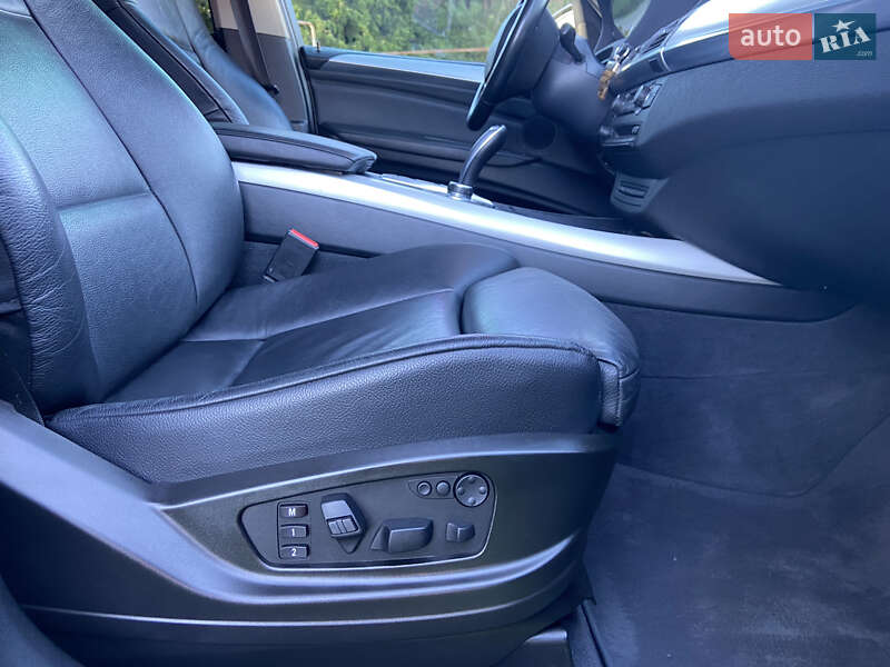 Внедорожник / Кроссовер BMW X5 2013 в Кицмани