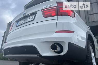 Позашляховик / Кросовер BMW X5 2011 в 