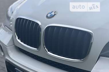 Позашляховик / Кросовер BMW X5 2011 в 