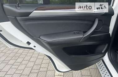 Позашляховик / Кросовер BMW X5 2011 в 