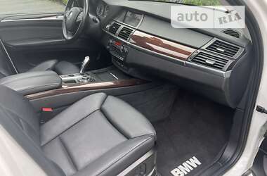 Позашляховик / Кросовер BMW X5 2011 в 