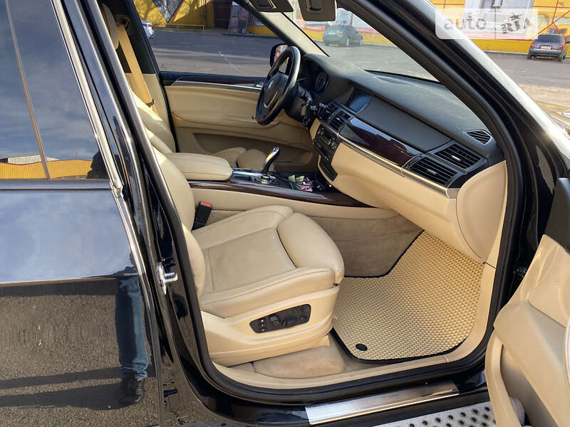 Внедорожник / Кроссовер BMW X5 2011 в Житомире