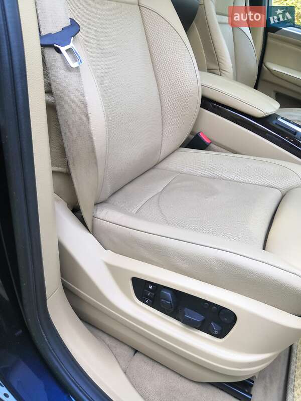 Внедорожник / Кроссовер BMW X5 2013 в Краснограде