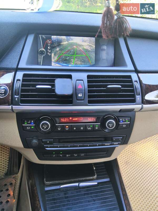 Внедорожник / Кроссовер BMW X5 2013 в Краснограде