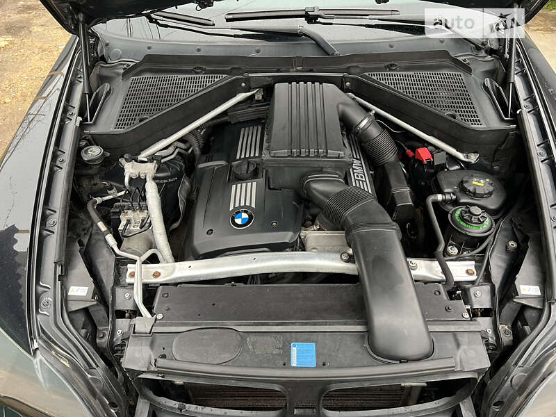 Внедорожник / Кроссовер BMW X5 2010 в Одессе